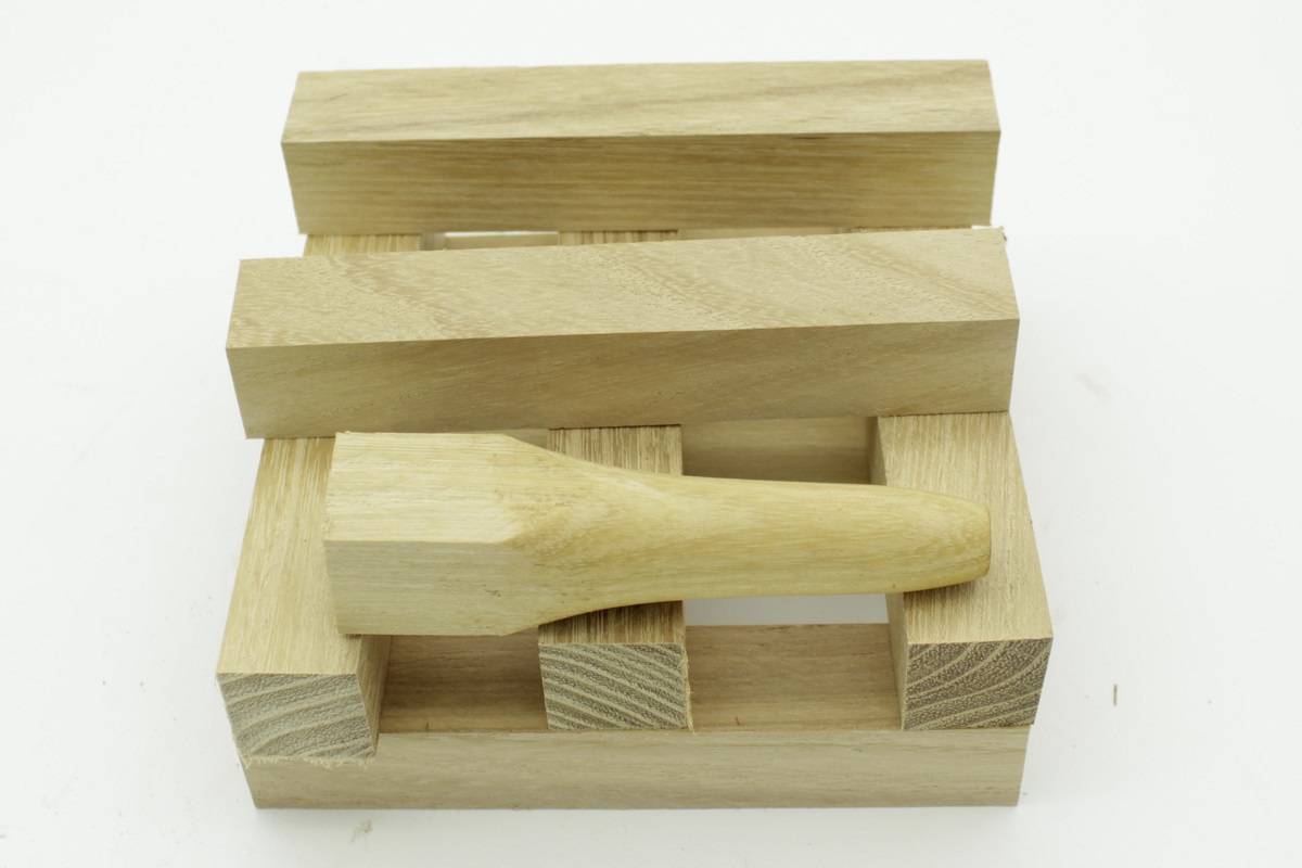 Akát 23x23x130 mm